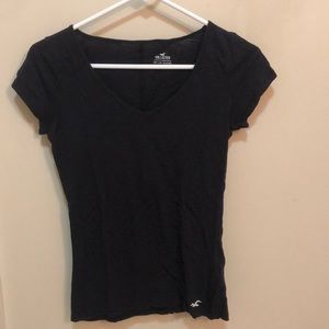 black hollister short sleeve shirt